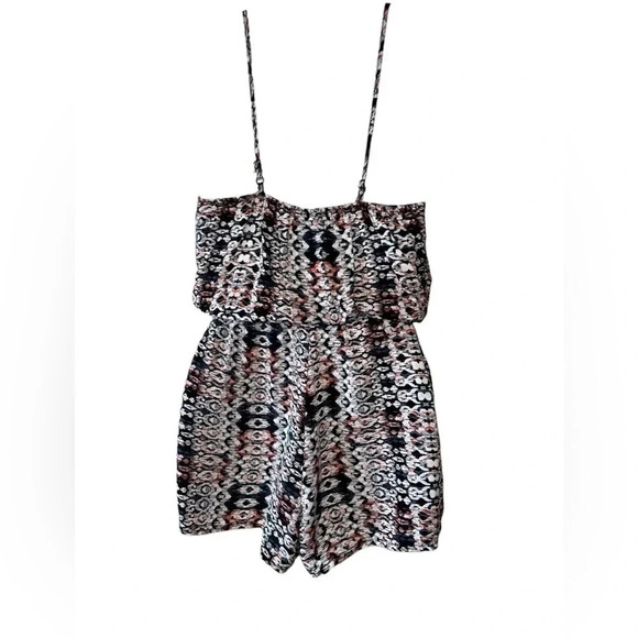 rue21 Romper - Picture 2 of 4